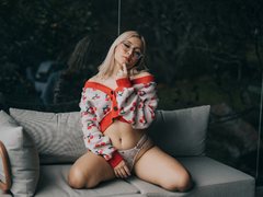 AbbyStark_ - blond female with  small tits webcam at ImLive