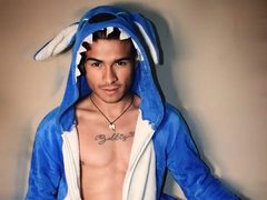 AdrianHot_97 - male webcam at ImLive