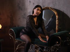 AgnessaGill - female with black hair webcam at LiveJasmin