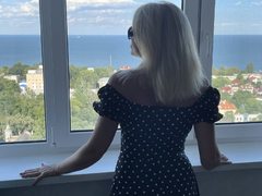 AlessiaShy - blond female webcam at ImLive