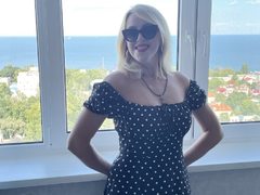 AlessiaShy - blond female webcam at ImLive