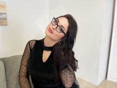 AlicaBrown - female with black hair and  big tits webcam at LiveJasmin