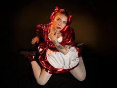 AliceGomes - female with red hair webcam at ImLive