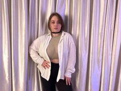 AliceMoonLl - female with red hair and  big tits webcam at ImLive