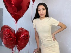 AllishaKiim - female with brown hair webcam at LiveJasmin