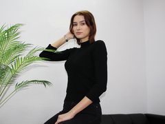 AmandaBarlow - female with red hair webcam at LiveJasmin