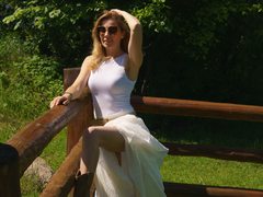 ANNETHOT - blond female webcam at ImLive