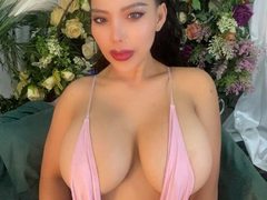 AnnaAlexandria - female with black hair and  big tits webcam at ImLive