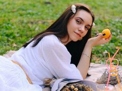 AriadnaHolter - female with brown hair and  small tits webcam at LiveJasmin