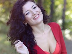 Armyna - female with brown hair webcam at xLoveCam