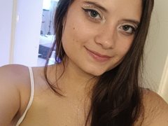 Auroralenovic - female with brown hair and  small tits webcam at ImLive