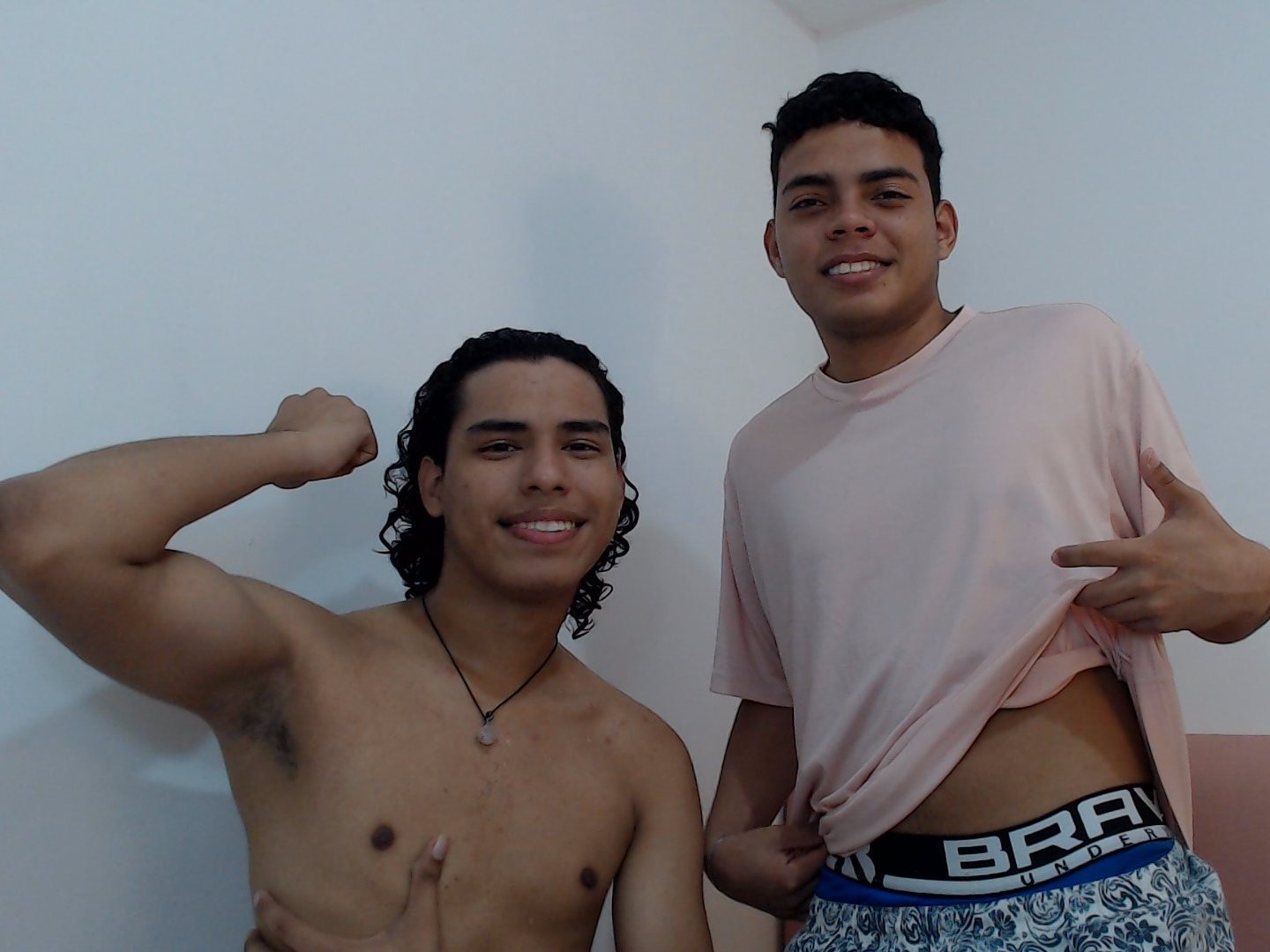 austin_and_axel - male webcam - SexCamDB.com