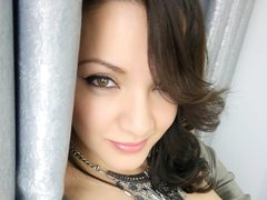 BrunetteXforYou - female with black hair webcam at xLoveCam