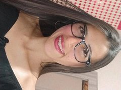 brenda_moris - female with brown hair webcam at ImLive