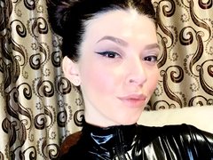 BSXDomina - female with brown hair webcam at ImLive