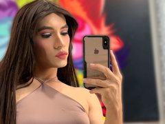 CamiiNiieves - shemale with brown hair webcam at ImLive