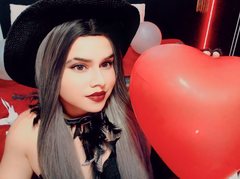 Camillahot93 - shemale with black hair webcam at ImLive