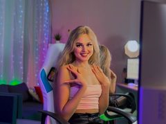 Carolina_Hayes - blond female webcam at ImLive