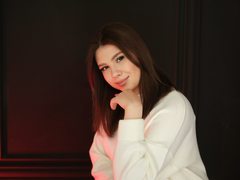 CharlotteMars1 - female with brown hair webcam at ImLive