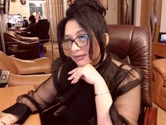 ClassybutNaughty - female with brown hair webcam at ImLive