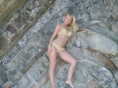 CosIWant - blond female with  small tits webcam at ImLive