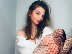 DaissyLand - female with brown hair and  small tits webcam at ImLive