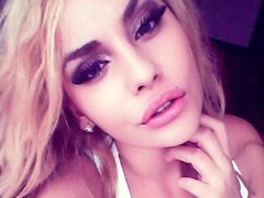 HottyNicole - blond female webcam at ImLive