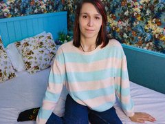 DorothyEddingt767 - female with brown hair and  small tits webcam at ImLive