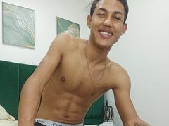 DrakeJhonnson - male webcam at xLoveCam