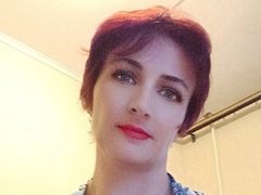 ElizaTavia - female with red hair webcam at ImLive