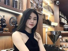 Emiliaa98 from ImLive