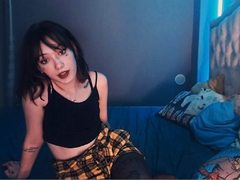 EmilieBloom_ - female with brown hair webcam at ImLive