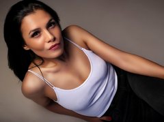 EmmaAtkins - female with black hair webcam at LiveJasmin