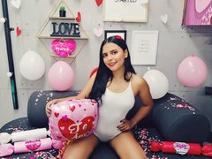 EmmaLu - female with black hair and  small tits webcam at ImLive