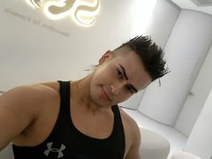 eroz94 - male webcam at ImLive