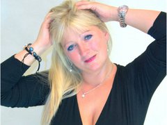 MarinaSweet - blond female with  big tits webcam at xLoveCam