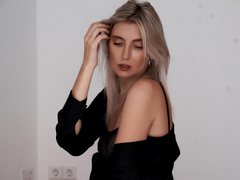 EveEva - blond female with  small tits webcam at ImLive