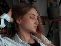 EvelineSilver - female with brown hair and  small tits webcam at LiveJasmin