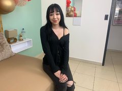 EvySilveon - female with black hair and  big tits webcam at LiveJasmin