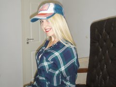 Exclusivegirl - blond female with  big tits webcam at ImLive