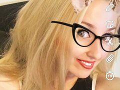 Exclusivegirl - blond female with  big tits webcam at ImLive