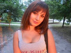 FlavorStar - female with brown hair webcam at xLoveCam