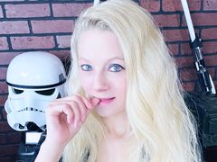 Hailey00 - blond female webcam at ImLive