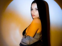 HannaSpencer - female with black hair and  small tits webcam at xLoveCam