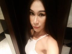 Helen_Np - female with black hair and  small tits webcam at ImLive