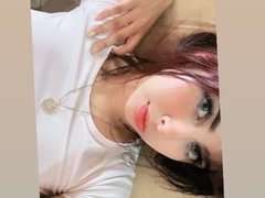 Hellen_Bells - female with brown hair webcam at ImLive