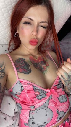 Holypurpleee - female with red hair and  small tits webcam at ImLive