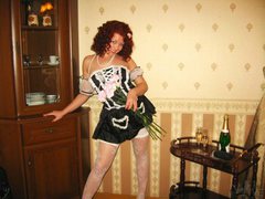 HotGoldLady - female with brown hair webcam at ImLive