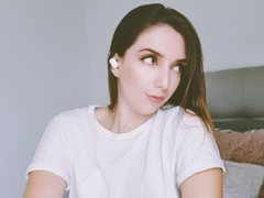 ImAndii - female with brown hair and  small tits webcam at ImLive