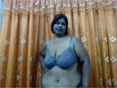 Indiancupcake707 - female with brown hair webcam at ImLive